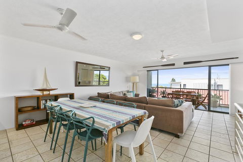 Peaceful Domani, Sunshine Beach - Australian Directory 2