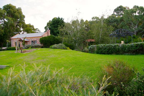 Pear Tree Hollow - Australian Directory 0