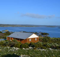 Pelican Lagoon Cabin - Australian Directory