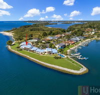 Peninsula Court 6 - Australian Directory