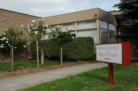 Peninsula Motor Inn - Australian Directory 2