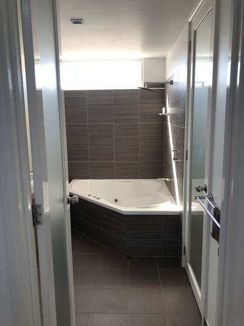 Penthouse Bendigo - Australian Directory 3