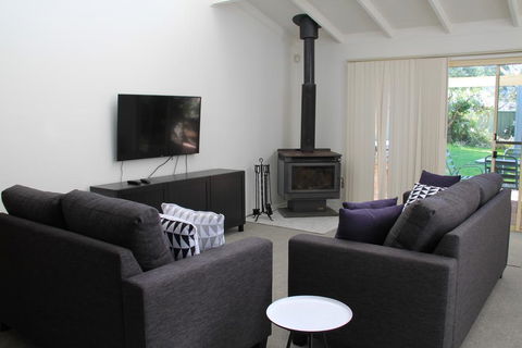 Peppertree By The Sea - Australian Directory 0