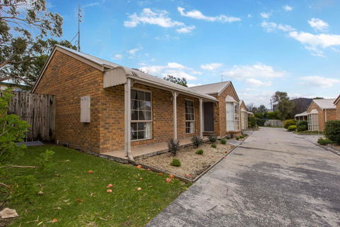 PERFECT ON PYMBLE AVE - Australian Directory 0