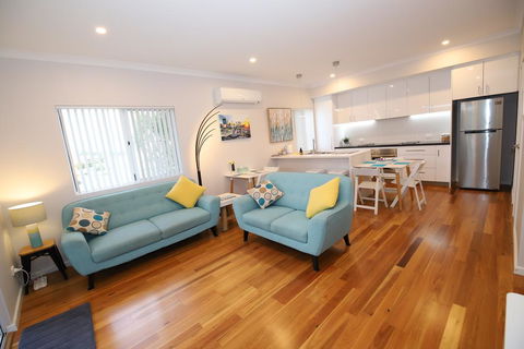 Perth Beachside Holiday House - Australian Directory 0