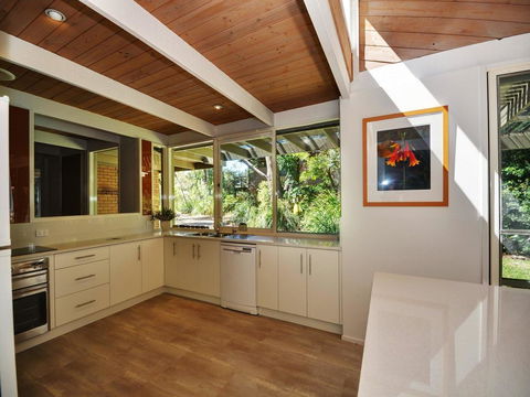 Pet Friendly - Large 4 Bedroom Home - Australian Directory 1