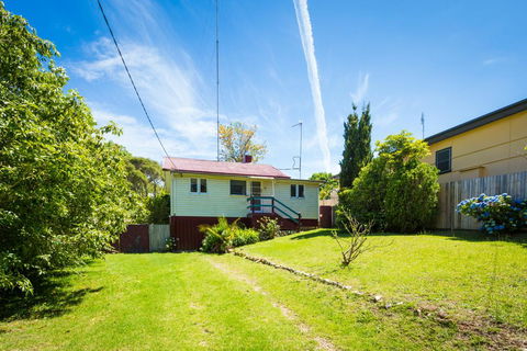 Pet Friendly Beach Cottage @ Ballingalla - Australian Directory 0