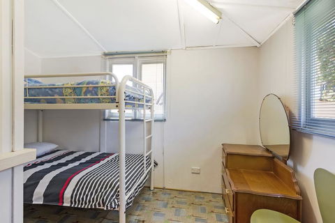 Pet Friendly Beach Cottage @ Ballingalla - Australian Directory 2