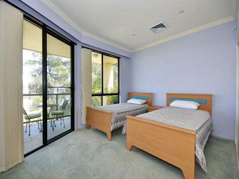 Pet Friendly Boulevarde On Boulevarde - Australian Directory 2