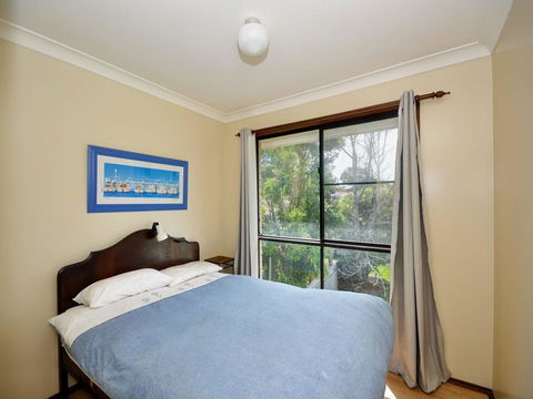 Pet Friendly On Pelican - Close To Myall River - Australian Directory 1