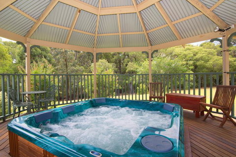 Pinda Lodge - Australian Directory 1