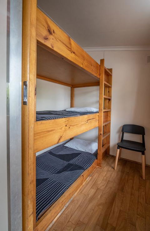 Pine Country Caravan Park - Australian Directory 3