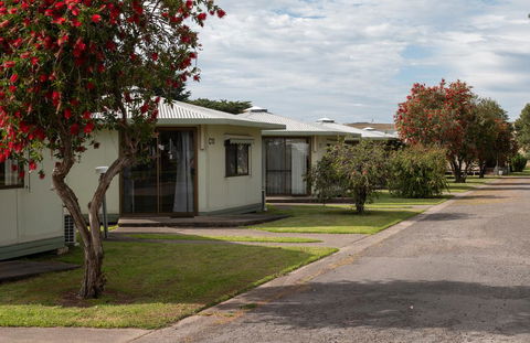 Pine Country Caravan Park - Australian Directory 2