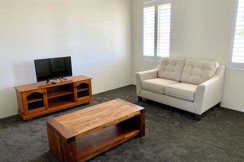 Pinnacle Retreat - Australian Directory 1