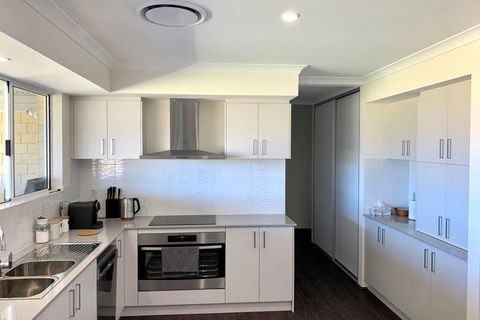 Pinnacle Retreat - Australian Directory 0