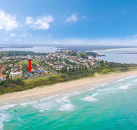 Pippi View 1 Bottom - across the road from the beach - Australian Directory