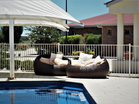Pittsworth Motor Inn - Australian Directory 3