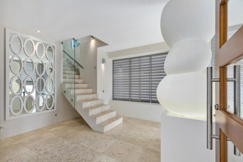Platinum Status, Sunshine Beach - Australian Directory 3