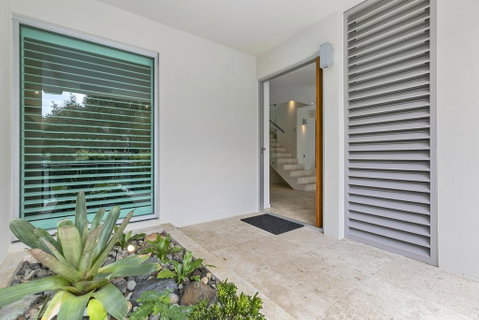 Platinum Status, Sunshine Beach - Australian Directory 2
