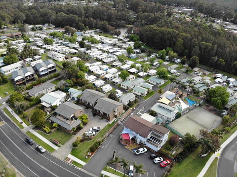 Pleasurelea Tourist Resort & Caravan Park - Australian Directory 2