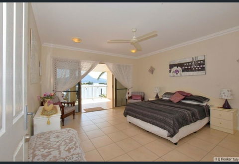 Poinciana Terraces - Australian Directory 1
