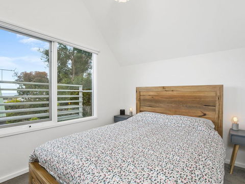 Point Roadknight Villa 3 - Australian Directory 3