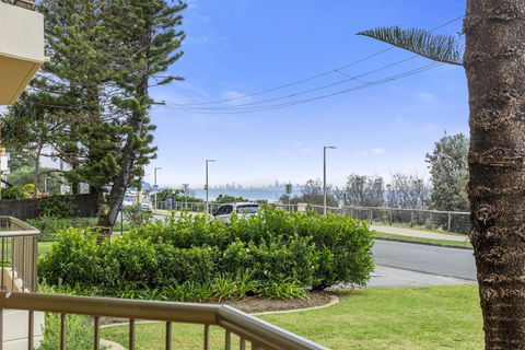 POINTVIEW LODGE, UNIT 1 - Australian Directory 0