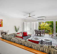 Poolside Apt in Alamanda Beachfront Resort 52 - Australian Directory