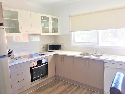 Port Elliot Meridian - Australian Directory 2