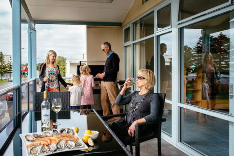 Port Lincoln Foreshore Apartments - Australian Directory 2