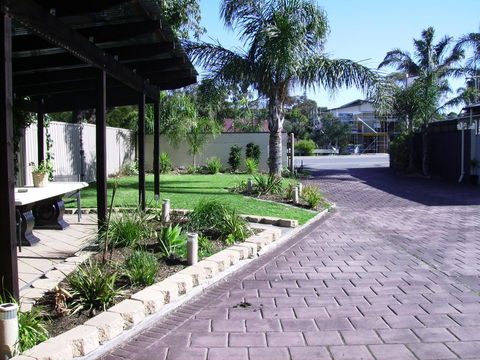 Port Noarlunga Motel - Australian Directory 1