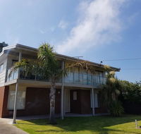 Portarlington beach shack 50 metres to the water - Australian Directory