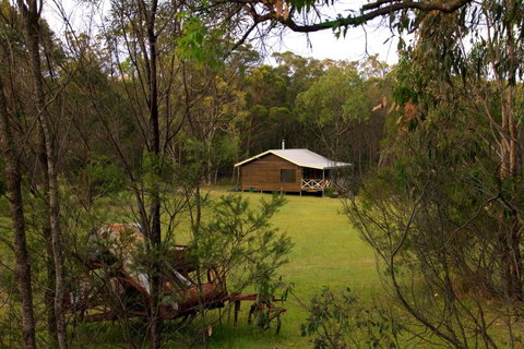 Possum's Hollow And Hooter's Hut - Australian Directory 0