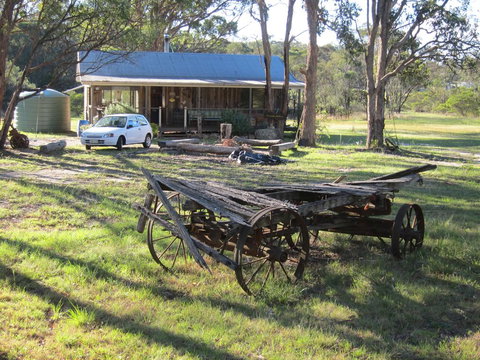 Possum's Hollow And Hooter's Hut - Australian Directory 1