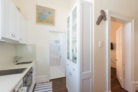 Post Office Apartment - Australian Directory 3