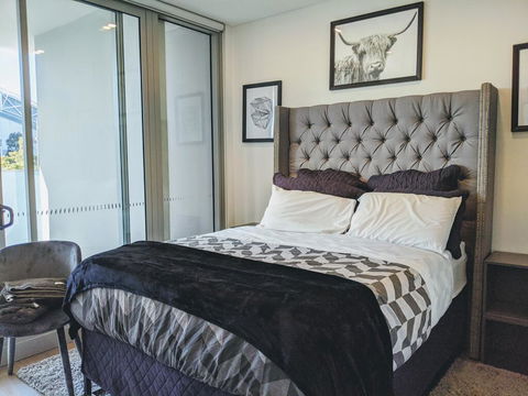 Presidential 3-bed 2-bath, Balcony, With Pool Included - Australian Directory 0