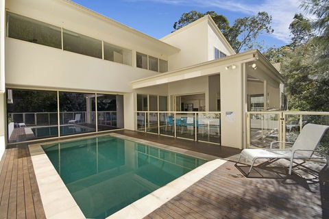 Prestigious House In Little Cove - 4 Baywoods - Australian Directory 0