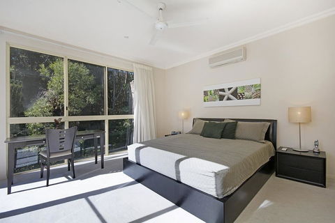 Prestigious House In Little Cove - 4 Baywoods - Australian Directory 2