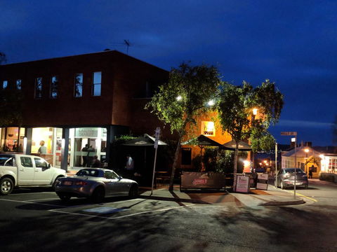 Prince Of Wales Hotel - Australian Directory 0