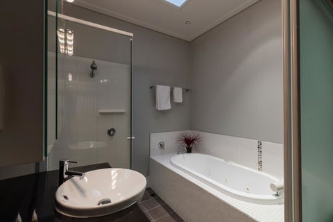 Promenade Executive Apartments - Australian Directory 3