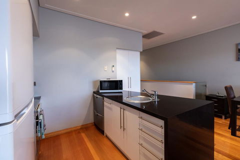 Promenade Executive Apartments - Australian Directory 2