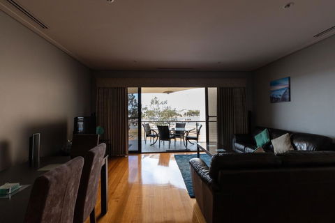 Promenade Executive Apartments - Australian Directory 0