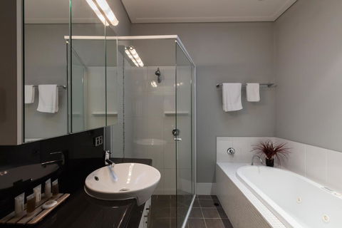 Promenade Executive Apartments - Australian Directory 1