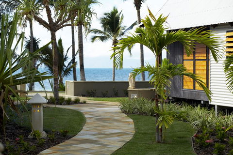 Pure Magnetic Villa 8 - Australian Directory 1