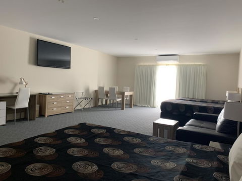 Quality Hotel Sherbourne Terrace - Australian Directory 2