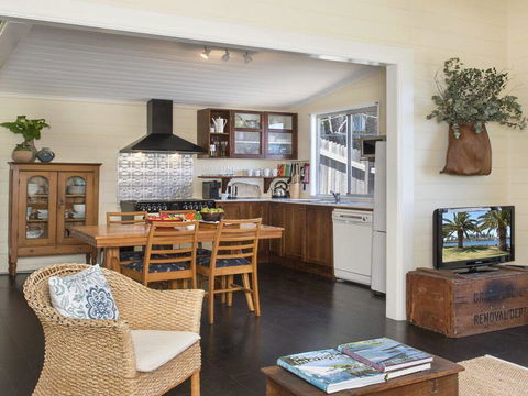 Quarryman's Cottage - Country Style In Town - Australian Directory 1