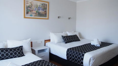 Queanbeyan Motel - Australian Directory 3