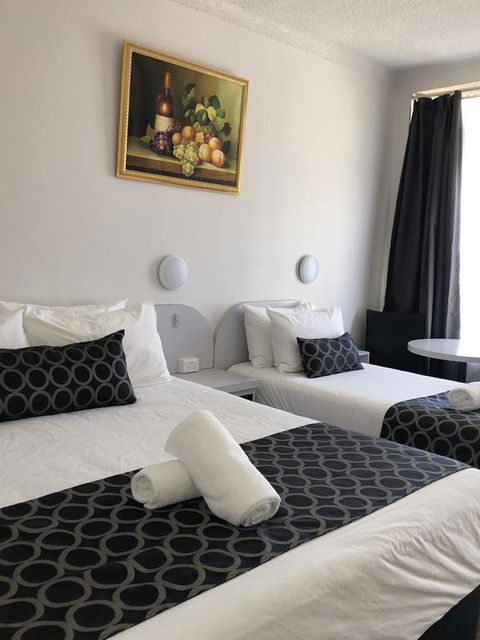 Queanbeyan Motel - Australian Directory 1
