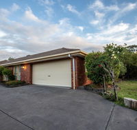 Quiet  Peaceful 3bed2bath HOME Keilor Downs - Australian Directory