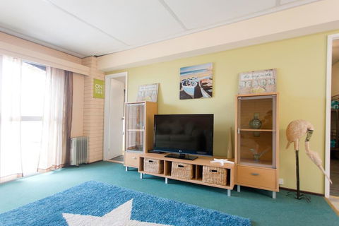 Quinns Beach Stay One - Australian Directory 2